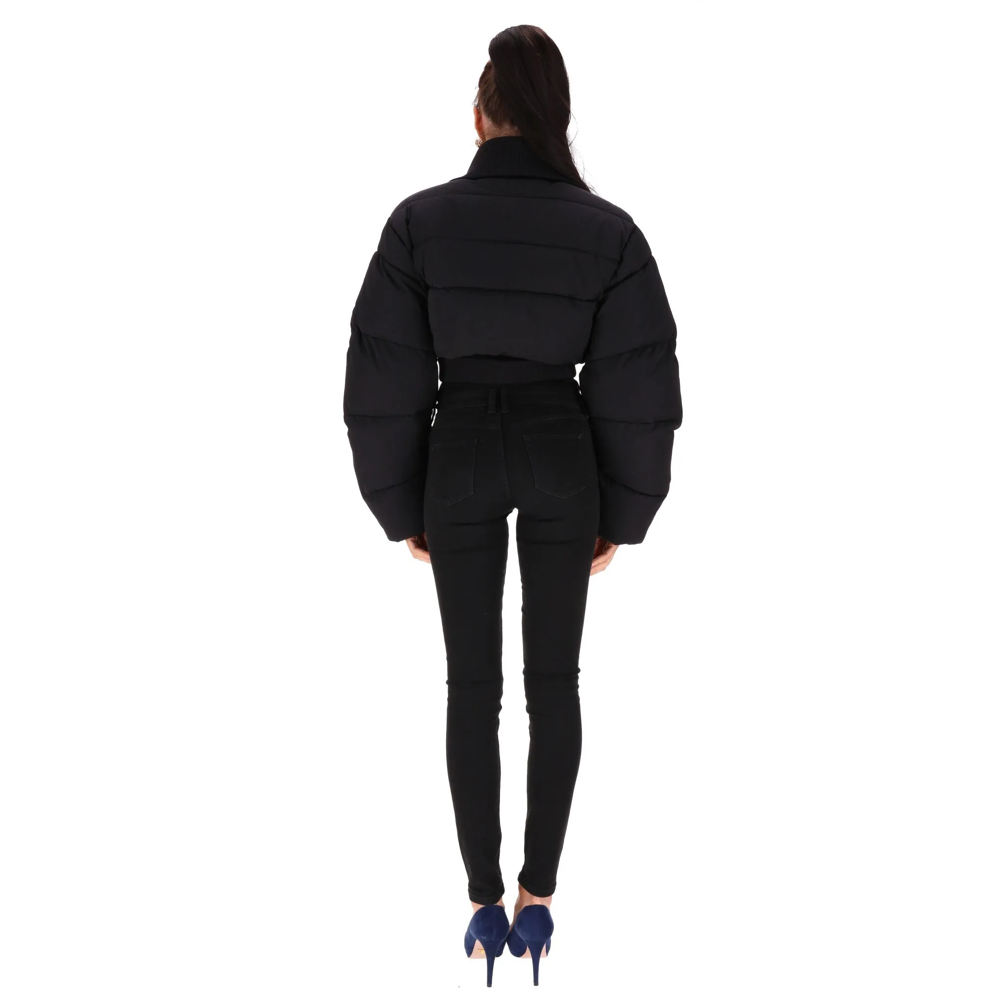 Jacquemus La Montage Cut-Out Detail Cropped Puffer Jacket. Size 40FR