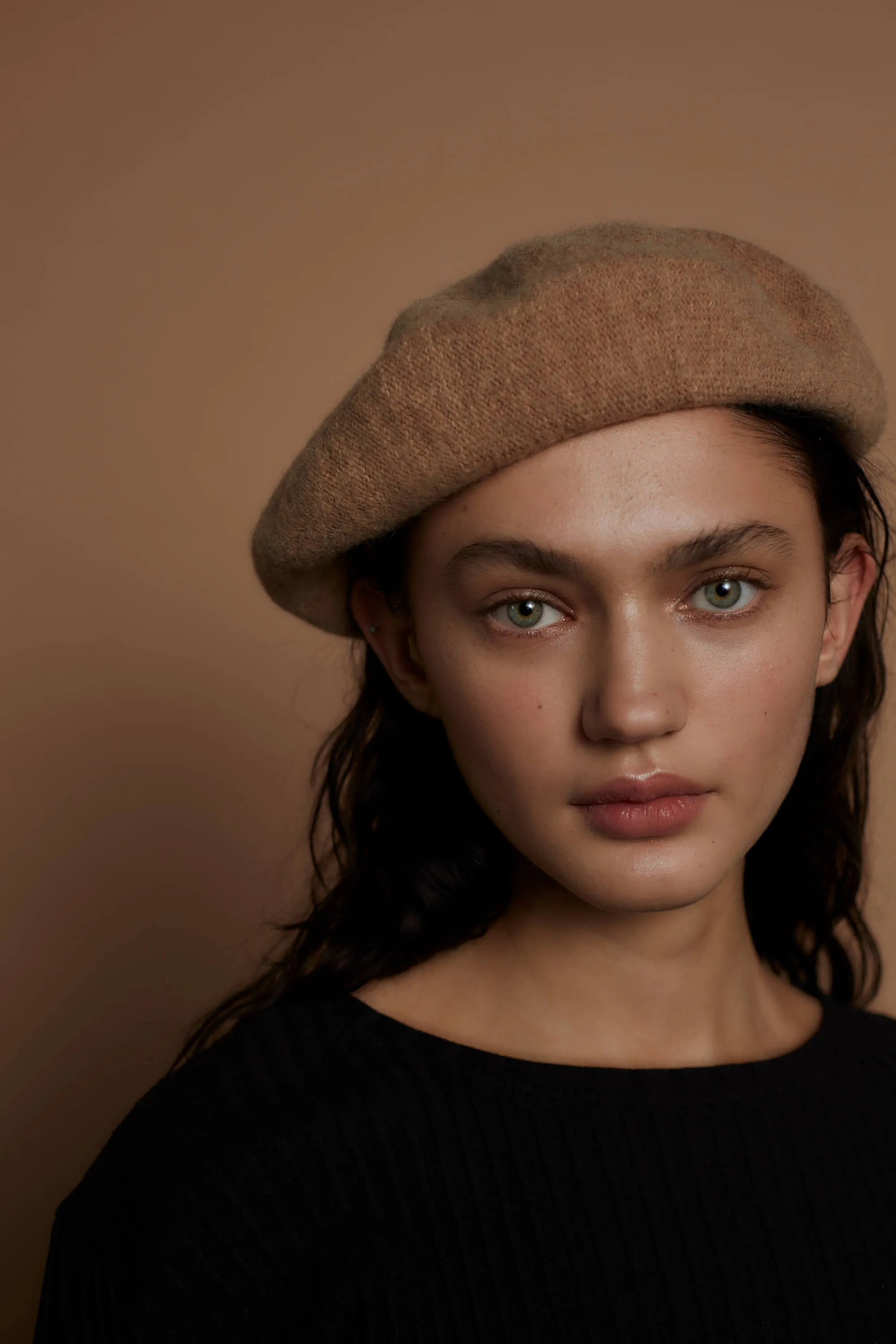 KNIT BERET - CARAMEL