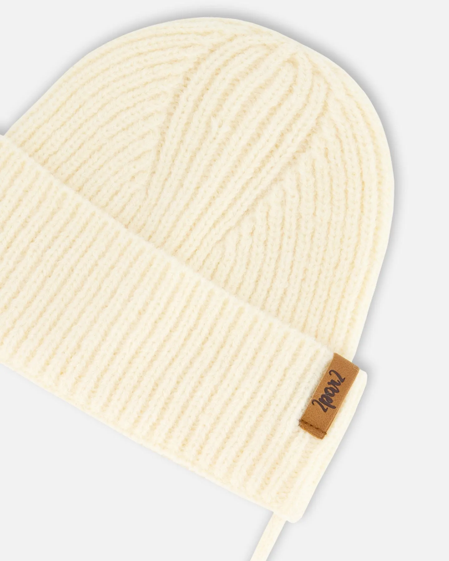 Mid-Season Knit Hat With Strings Off White
