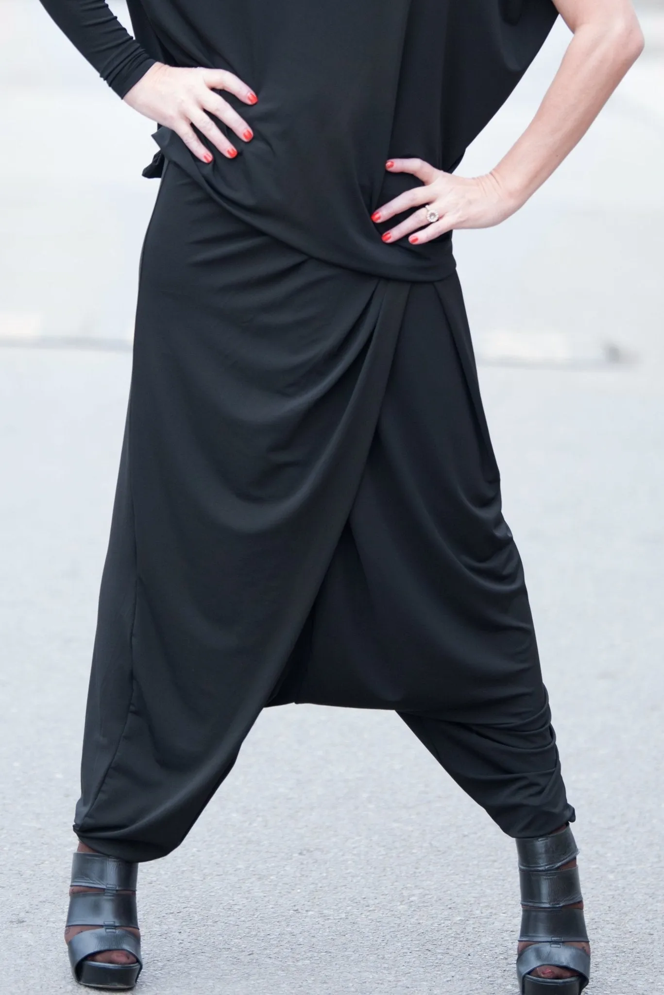 SELENA Black Woman Harem Pants