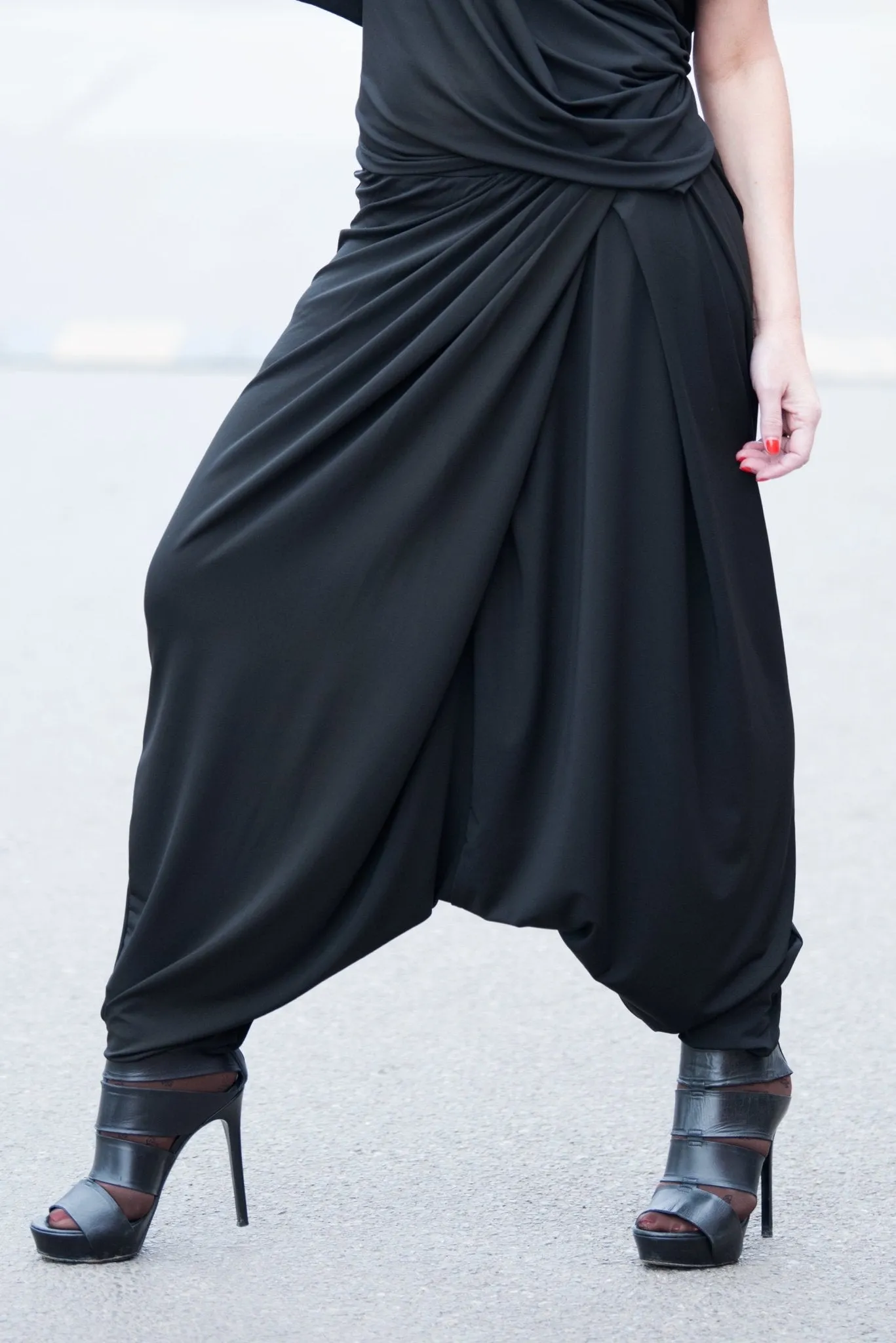 SELENA Black Woman Harem Pants